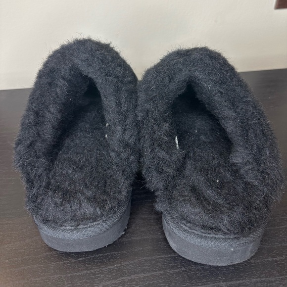 Women's BearPaw slippers size - Picture 2 of 5